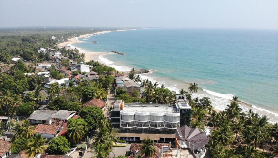 Golden Town Hotel Tangalle Exterior photo